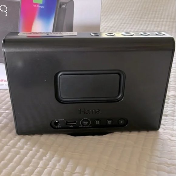Speaker Alarm Clock Wireless Charging iHome - Picture 10 of 11